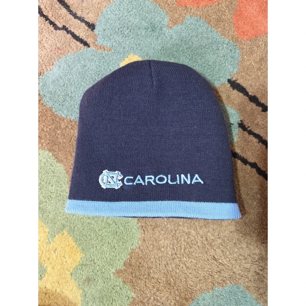 North Carolina Tar Heels Starter Mens Black Beanie Winter Hat Cap Reversible Y2K